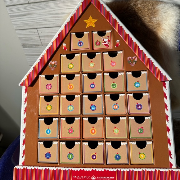 Harry London Gingerbread House - Picture 4 of 5